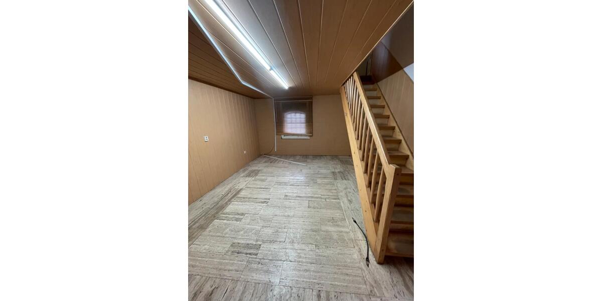 Etagenwohnung Calden - 9 Zimmer, 250 m&sup2;, 1.150&euro; | Angebot:24890915