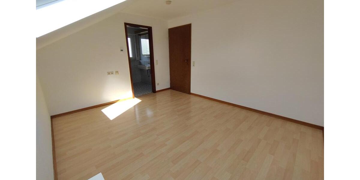 Dachgeschoßwohnung Winnenden - 2.5 Zimmer, 61 m&sup2;, 810&euro; | Angebot:25062037