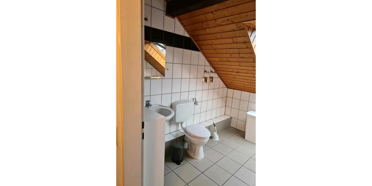 Dachgeschoßwohnung Düren Distelrath - 3 Zimmer, 86 m&sup2;, 670&euro; | Angebot:26577541