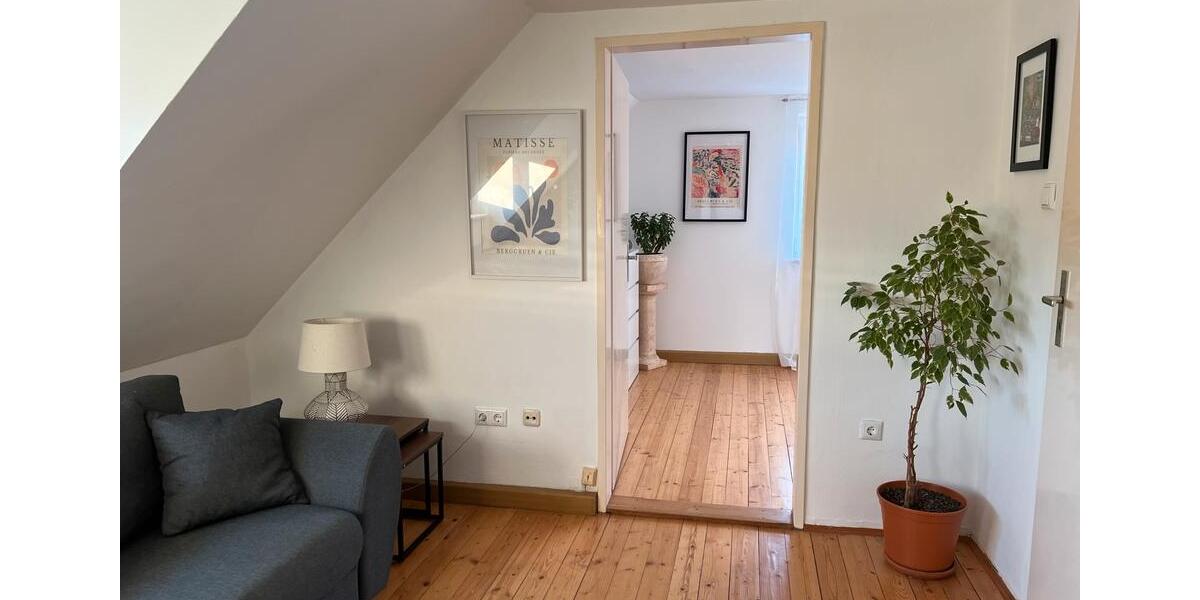 Dachgeschoßwohnung Tegernheim - 2 Zimmer, 50 m&sup2;, 995&euro; | Angebot:26251062