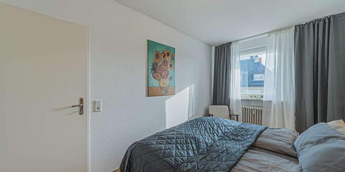 Etagenwohnung Frankfurt am Main Westend-Süd - 2 Zimmer, 66 m&sup2;, 2.490&euro; | Angebot:25661903