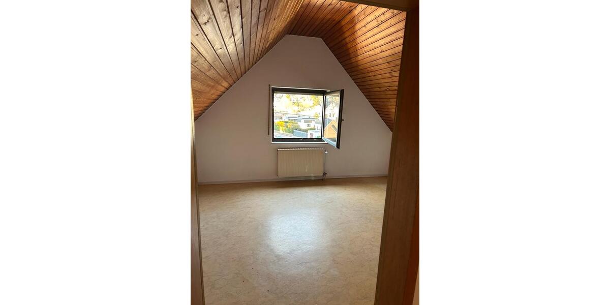 Dachgeschoßwohnung Saarbrücken Bübingen - 2 Zimmer, 55 m&sup2;, 600&euro; | Angebot:25767942