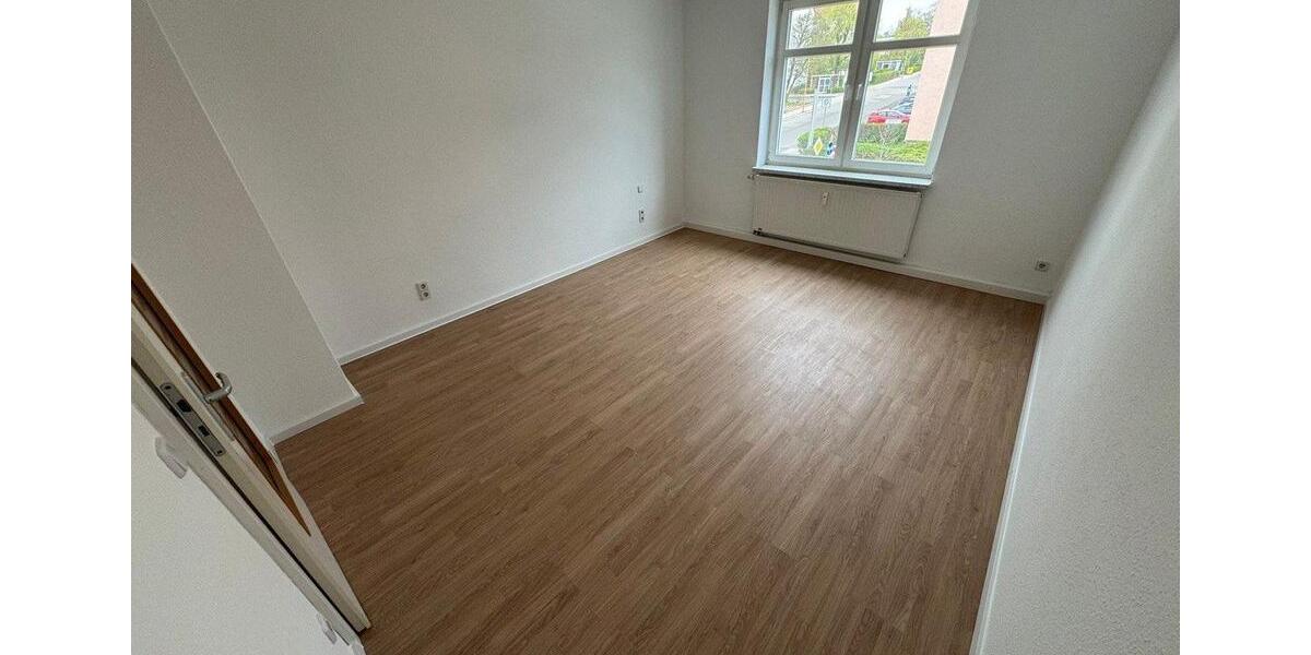 Etagenwohnung Glauchau - 2 Zimmer, 56 m&sup2;, 330&euro; | Angebot:26283436