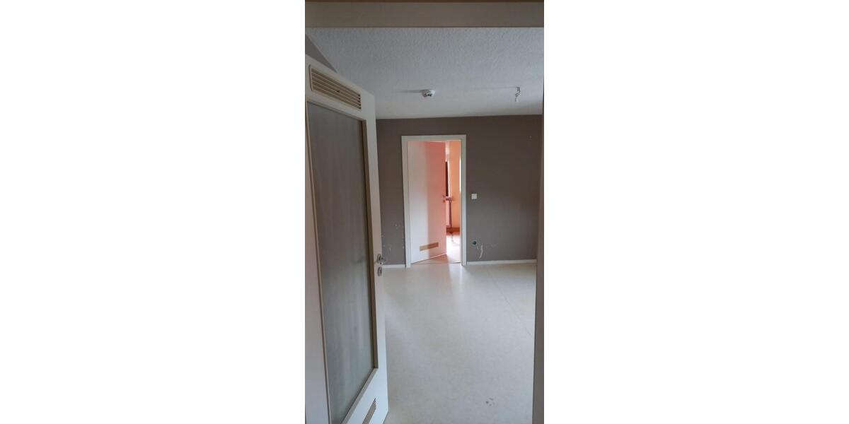 Dachgeschoßwohnung Neustadt bei Coburg - 2 Zimmer, 35 m&sup2;, 200&euro; | Angebot:24474415