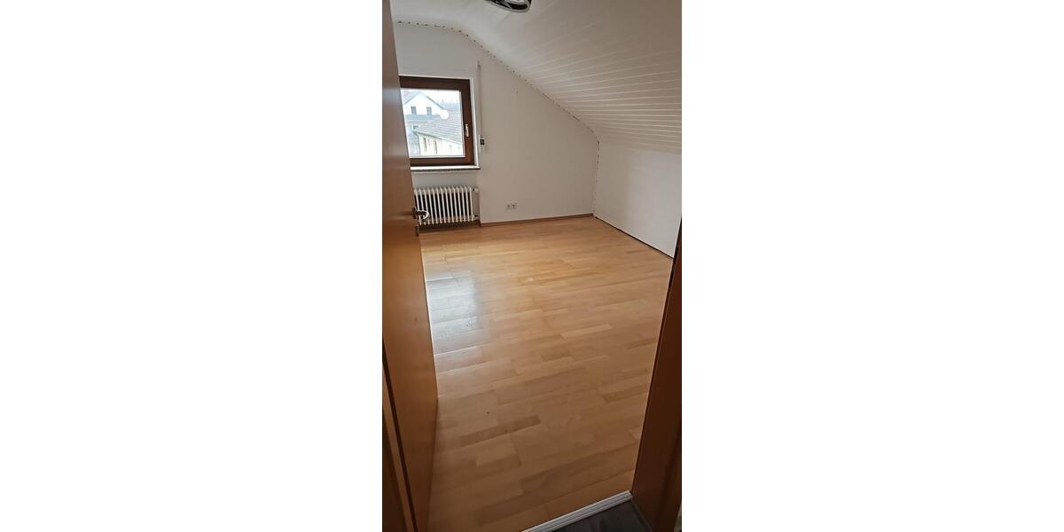 Dachgeschoßwohnung Karlsruhe Knielingen - 3 Zimmer, 65 m&sup2;, 800&euro; | Angebot:26023513