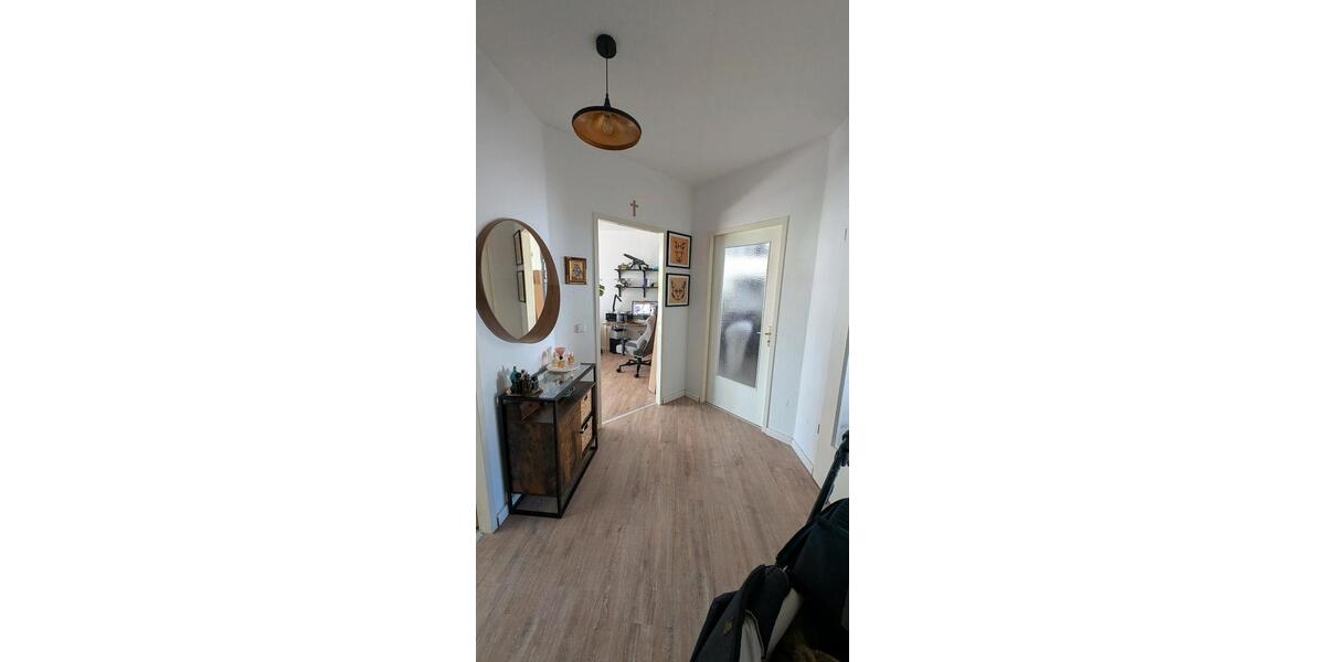 Etagenwohnung Frankfurt (Oder) - 2 Zimmer, 67 m&sup2;, 779&euro; | Angebot:26567301