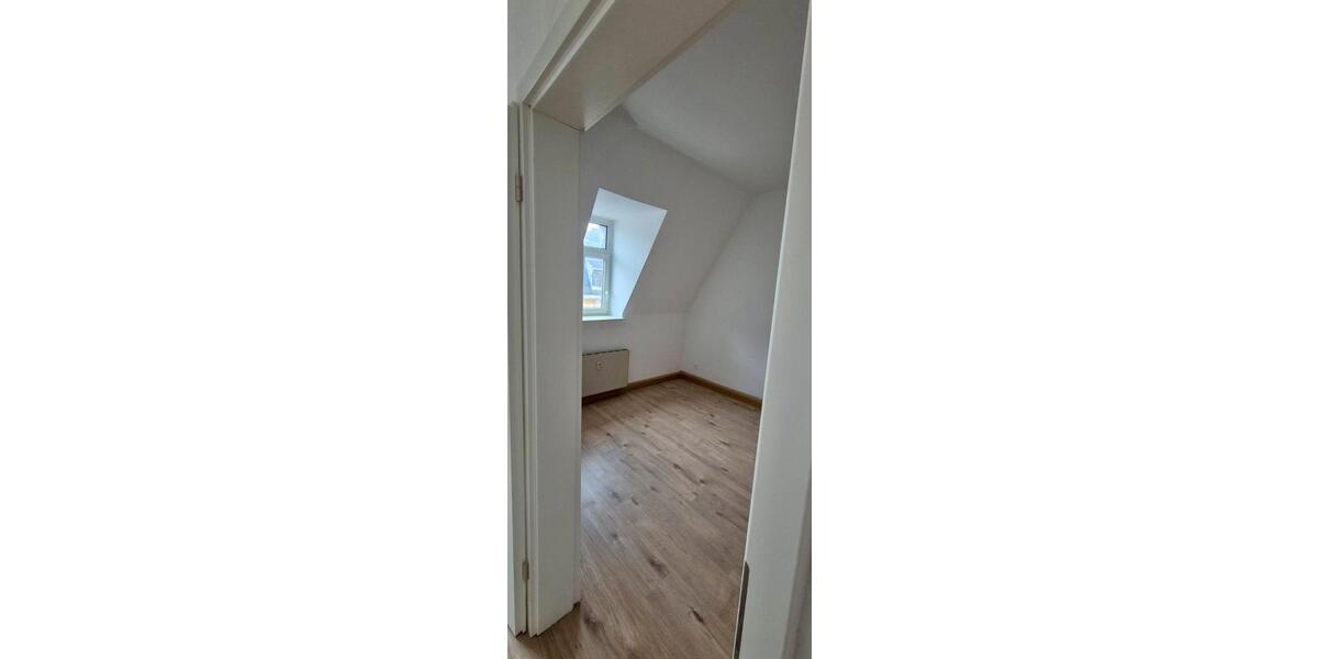 Dachgeschoßwohnung Plauen Bahnhofsvorstadt - 2 Zimmer, 43 m&sup2;, 279&euro; | Angebot:26004155