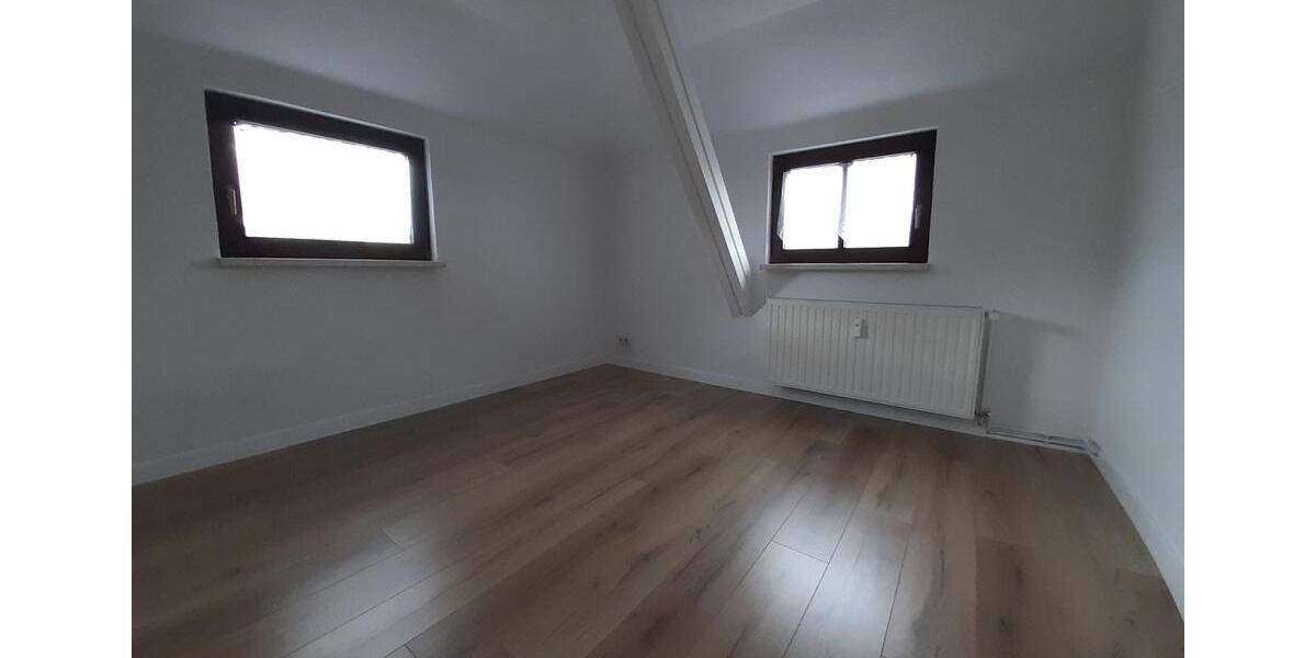 Dachgeschoßwohnung Lunzenau - 2 Zimmer, 43 m&sup2;, 249&euro; | Angebot:18969706
