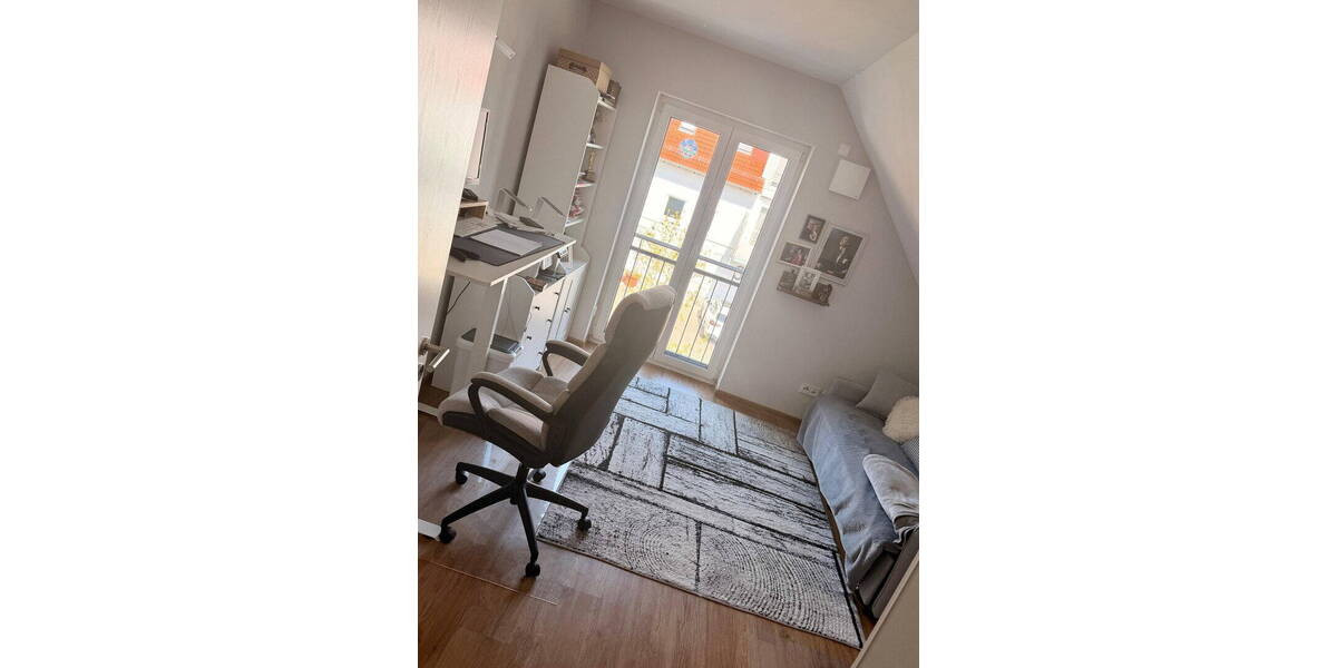 Doppelhaushälfte Bruchköbel - 7 Zimmer, 190 m&sup2;, 2.950&euro; | Angebot:26188724