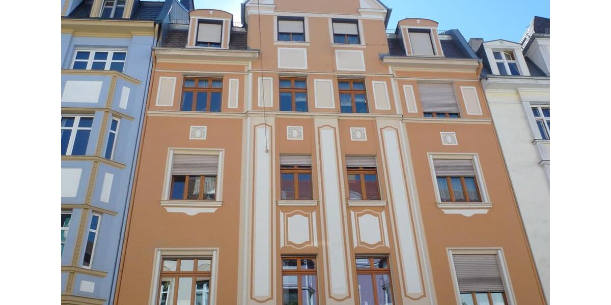 Zentrumsnahe 5-Zimmer-Wohnung (3. OG) in Hof - Süd-Balkon, Kellerabteil & Dachboden - ideal für WGs 5 zimmer