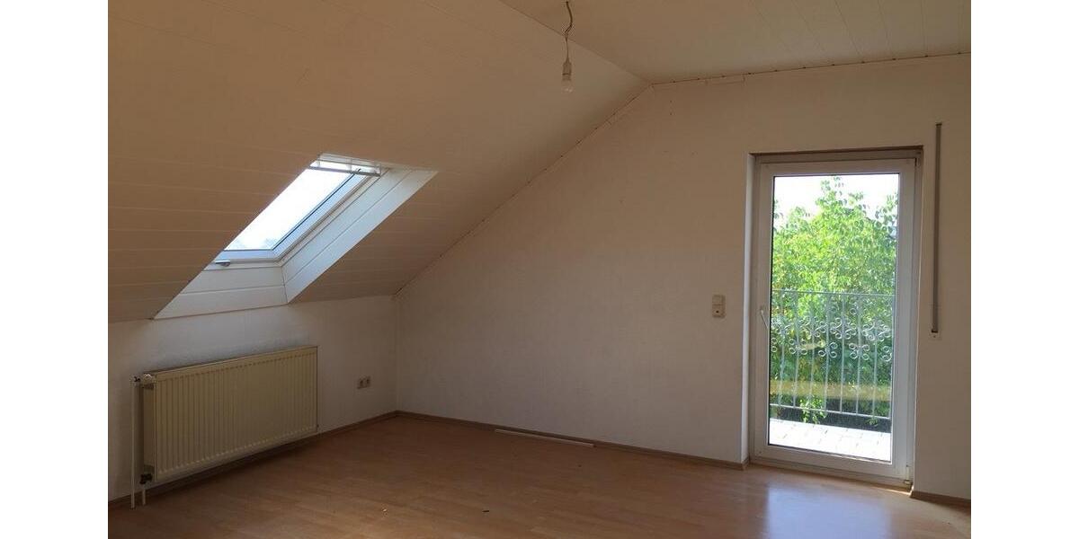 Dachgeschoßwohnung Staufenberg - 3 Zimmer, 85 m&sup2;, 1.000&euro; | Angebot:26533068