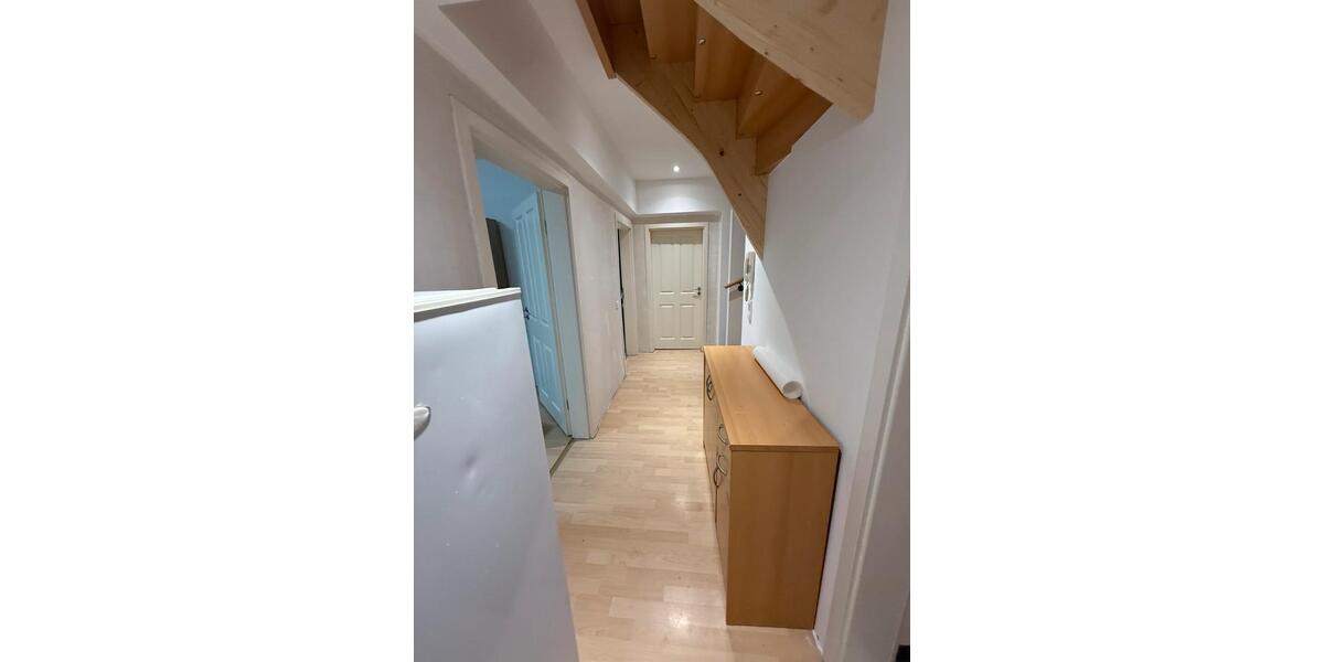 Etagenwohnung Stuttgart Mühlhausen - 5 Zimmer, 120 m&sup2;, 600&euro; | Angebot:24570627