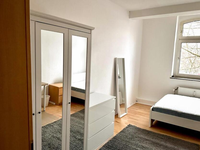 Möbliertes WG-Zimmer 3 km von der Universität