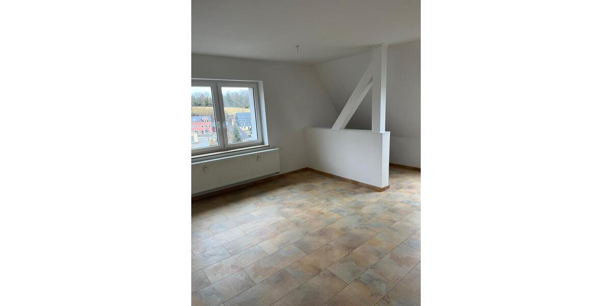 Dachgeschoßwohnung Stollberg (Erzgebirge) - 3 Zimmer, 80 m&sup2;, 560&euro; | Angebot:25171994