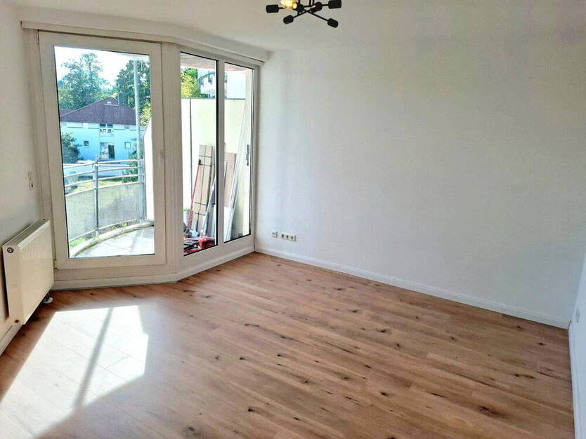 Renoviert: Stilvolle 2-Zimmer-Wohnung m. Balkon in Grünau - Ruhig, Modern und Zentrumsnah - neue EBK