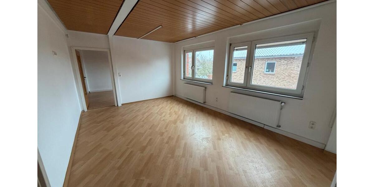 Etagenwohnung Aurich - 4 Zimmer, 100 m&sup2;, 800&euro; | Angebot:26125199
