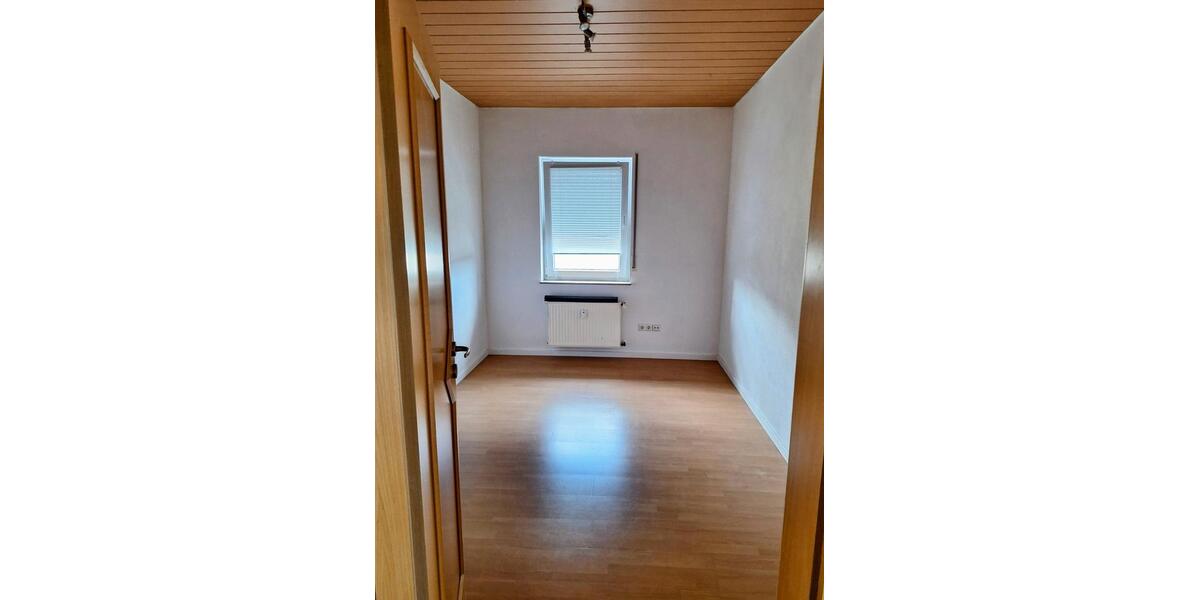 Dachgeschoßwohnung Hermeskeil - 3 Zimmer, 90 m&sup2;, 900&euro; | Angebot:27612816