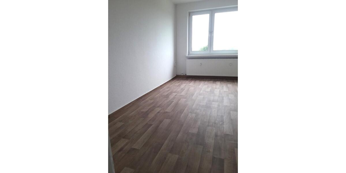 Etagenwohnung Löcknitz - 3 Zimmer, 66 m&sup2;, 326&euro; | Angebot:12327147