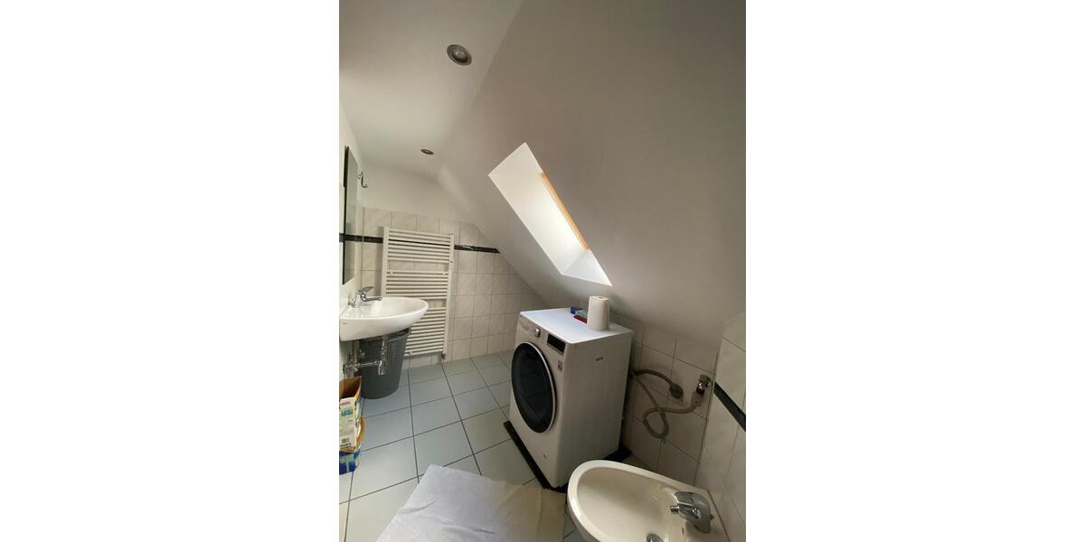 Dachgeschoßwohnung Solingen Mitte - 3 Zimmer, 40 m&sup2;, 470&euro; | Angebot:26539756