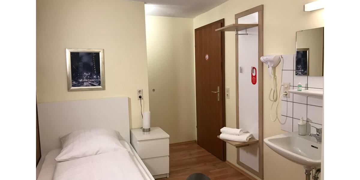 Etagenwohnung Göppingen Faurndau - 1 Zimmer, 10 m&sup2;, 650&euro; | Angebot:24511756