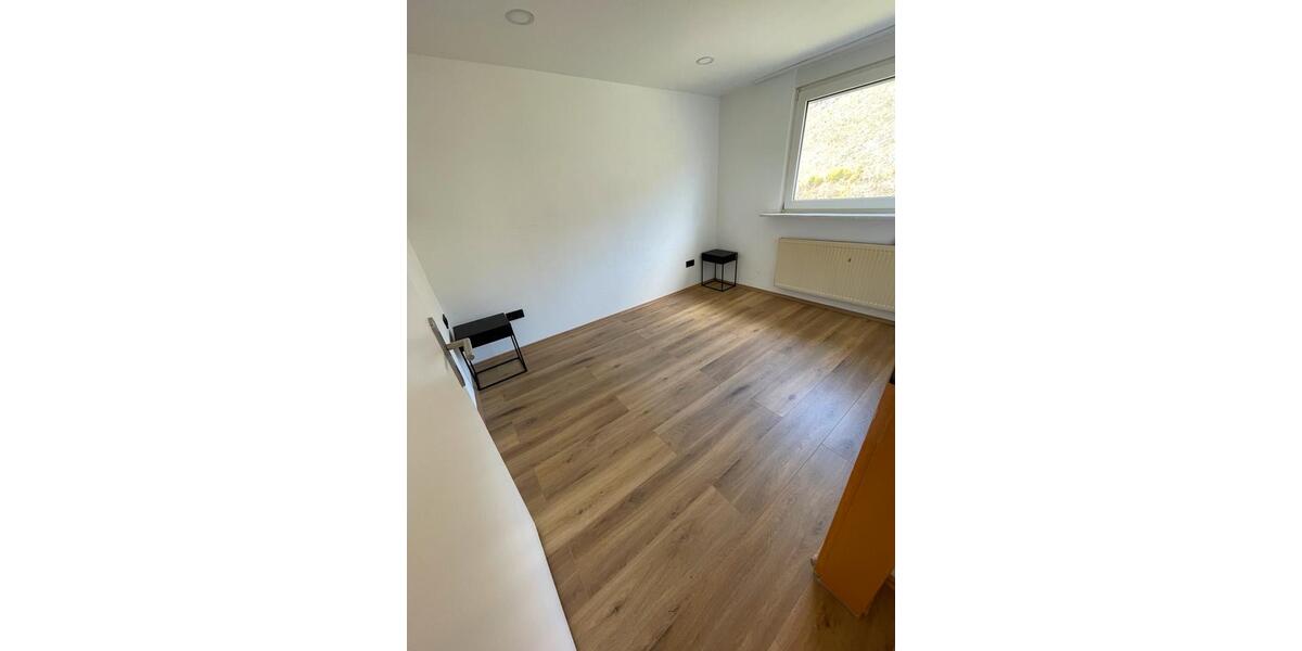 Etagenwohnung Plettenberg - 4 Zimmer, 115 m&sup2;, 680&euro; | Angebot:26564942