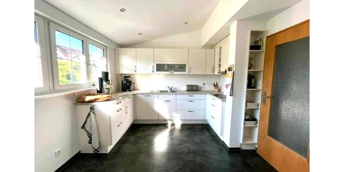 Dachgeschoßwohnung Waldshut-Tiengen Tiengen - 4 Zimmer, 120 m&sup2;, 1.500&euro; | Angebot:24641674