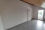 3- Zi. DG Wohnung mit 2 Balkonen und Garage