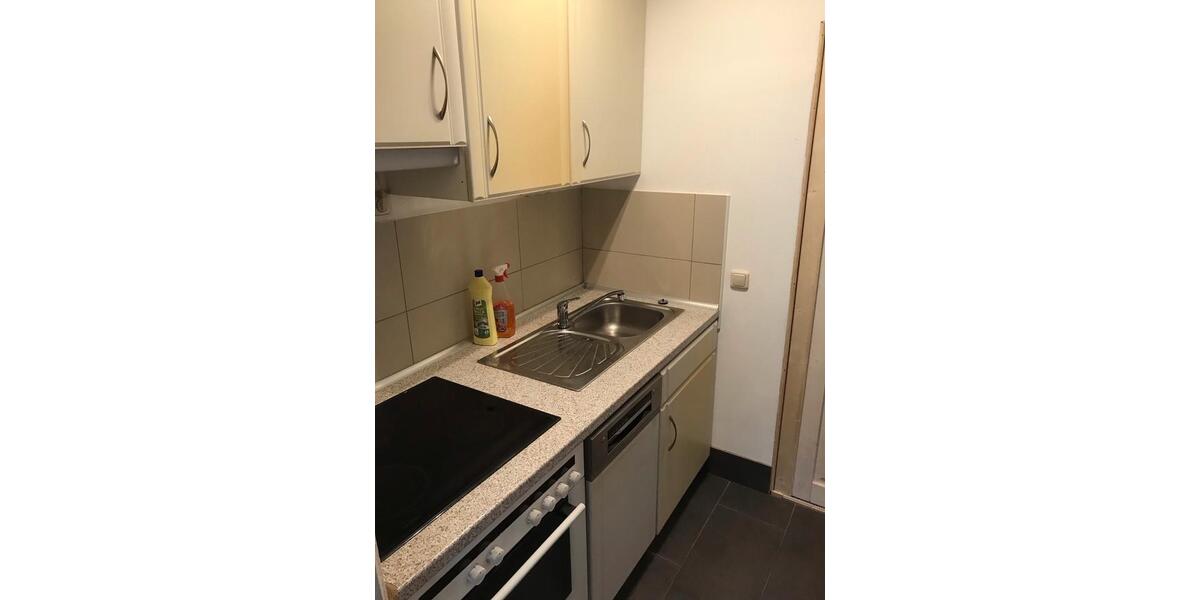 Wohnen auf Zeit Meißen - 8 Zimmer, 16 m&sup2;, 25&euro; | Angebot:26623443