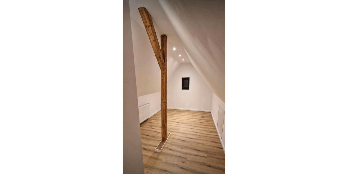 Dachgeschoßwohnung Lennestadt - 5 Zimmer, 90 m&sup2;, 800&euro; | Angebot:24839147