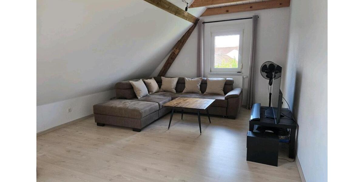 Dachgeschoßwohnung Pentling - 2 Zimmer, 120 m&sup2;, 1.200&euro; | Angebot:26638692