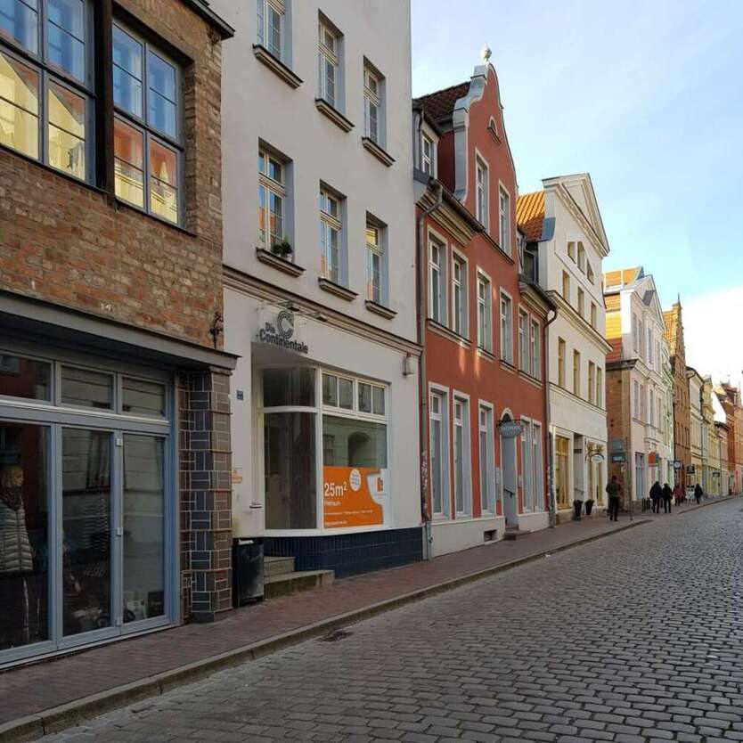 Büro in Güstrow 270 € 25.12 m²
