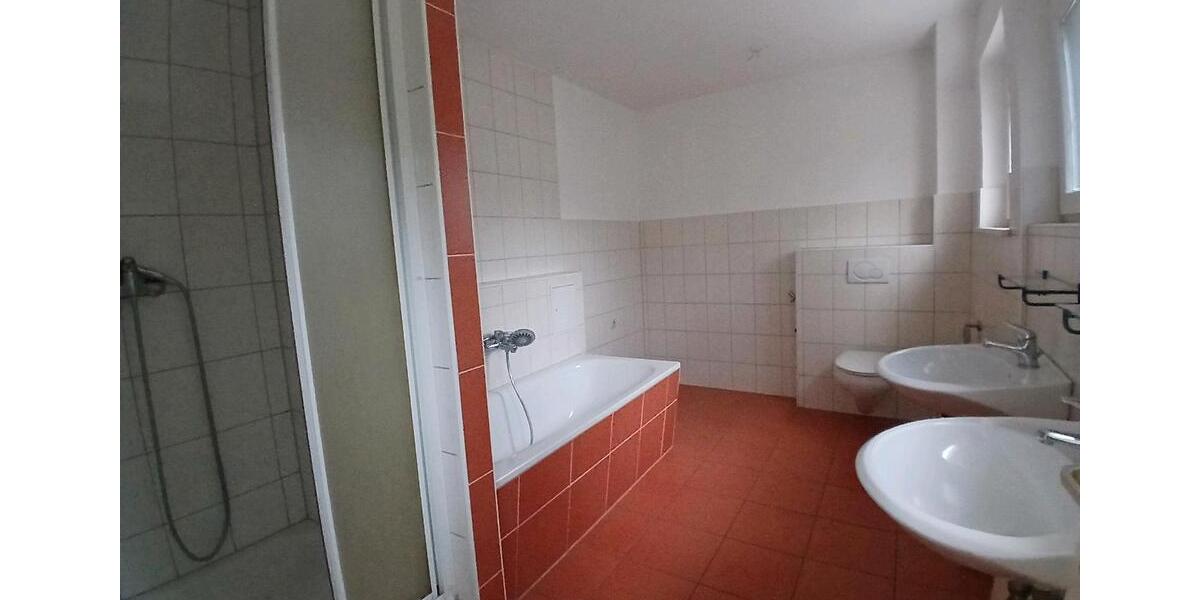 Etagenwohnung Hildburghausen - 5 Zimmer, 116 m&sup2;, 560&euro; | Angebot:24977465