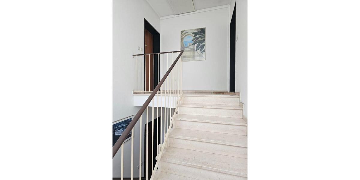 Etagenwohnung Bremerhaven - 3 Zimmer, 96 m&sup2;, 900&euro; | Angebot:26636111