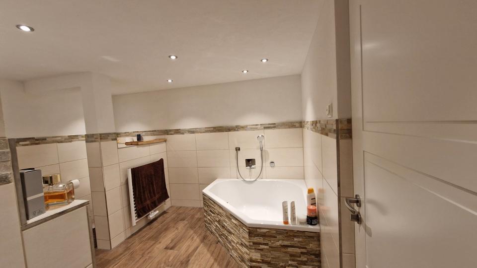 Erdgeschoßwohnung Hinterzarten - 6 Zimmer, 185 m&sup2;, 2.250&euro; | Angebot:26112343
