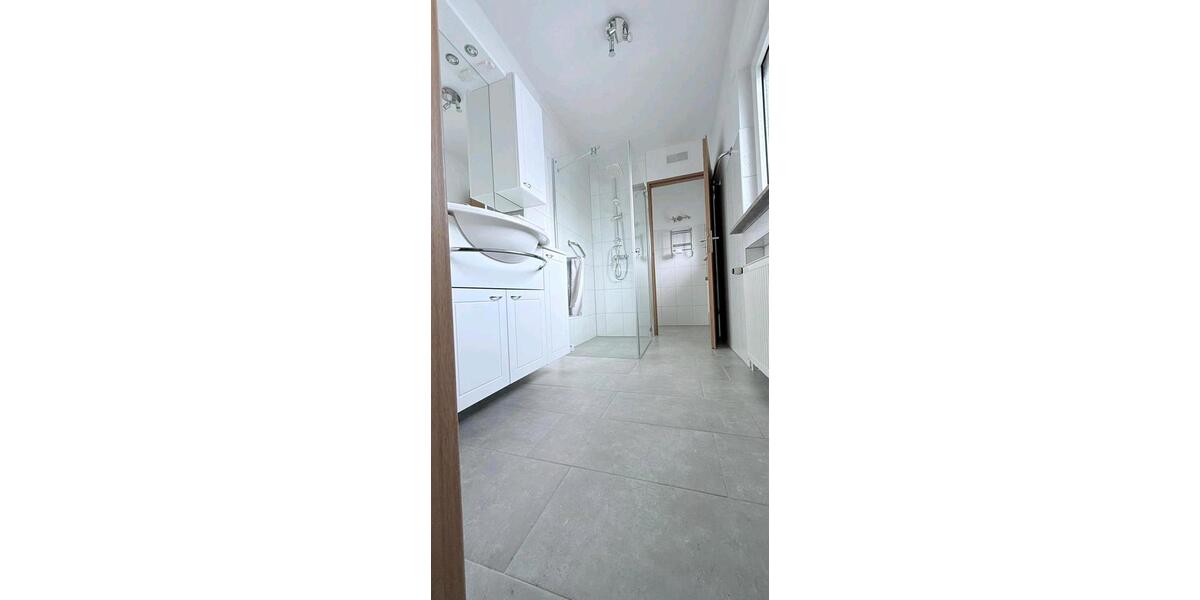 Etagenwohnung Bruchköbel - 6 Zimmer, 125 m&sup2;, 1.750&euro; | Angebot:24814959