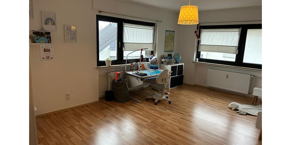 Etagenwohnung Idstein - 3 Zimmer, 93 m&sup2;, 1.020&euro; | Angebot:26254509