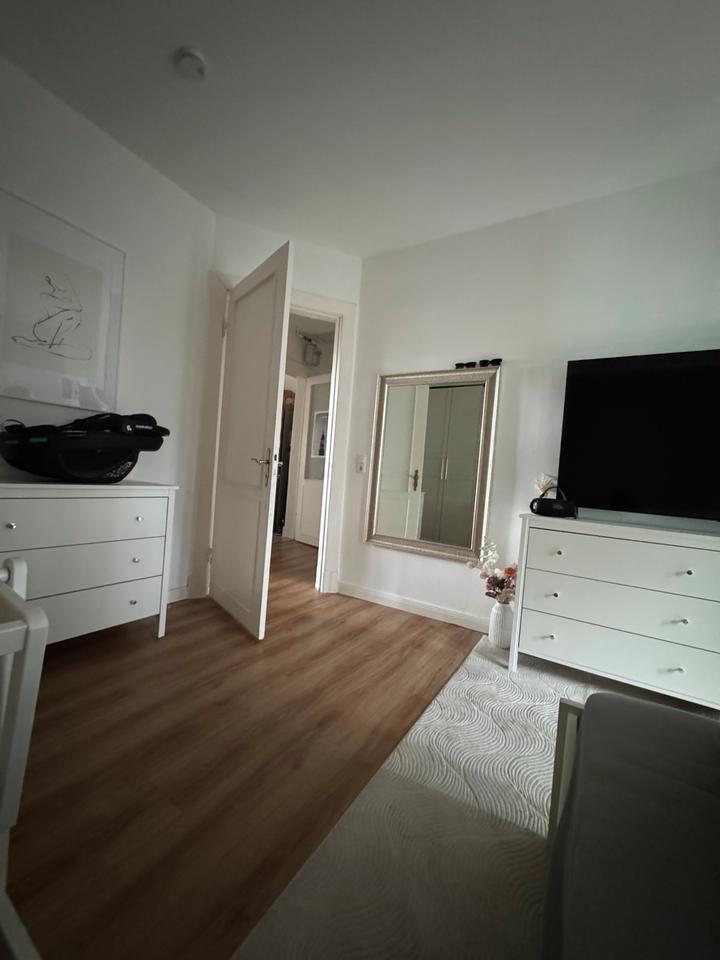 Top 2 Zimmer Wohnung fürs WE 17-19.10 zu vermieten zimmer