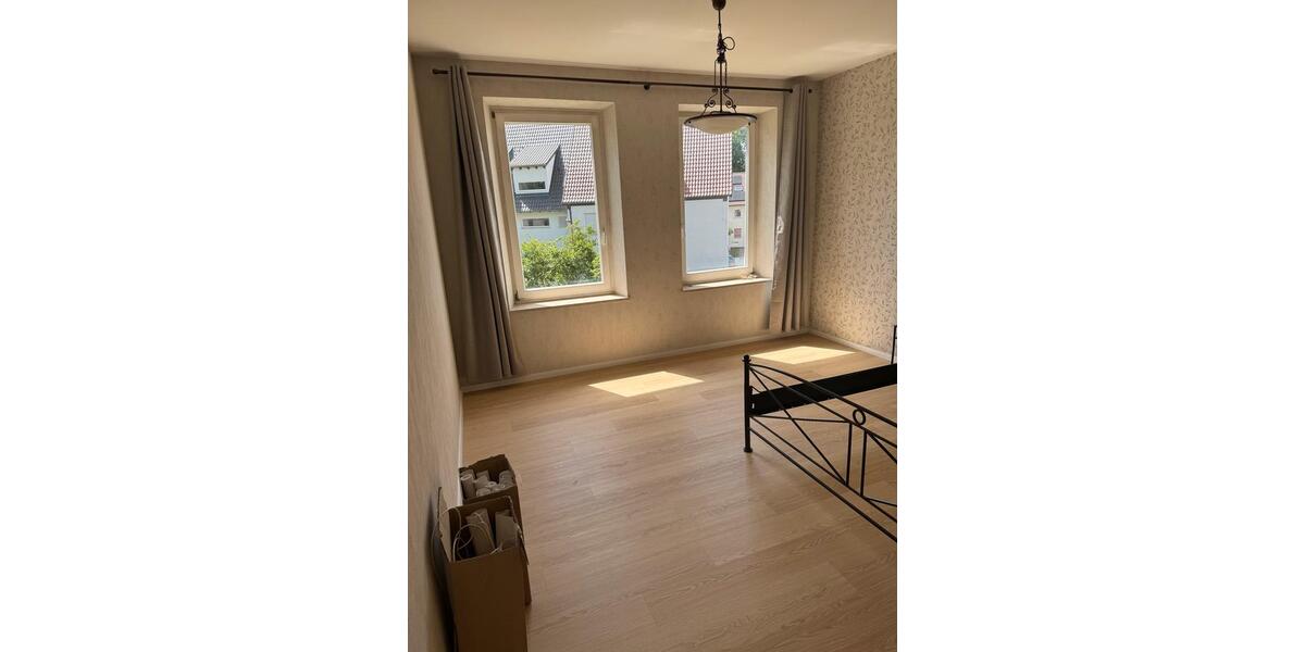 Etagenwohnung Wiesbaden - 2 Zimmer, 67 m&sup2;, 1.100&euro; | Angebot:26594332