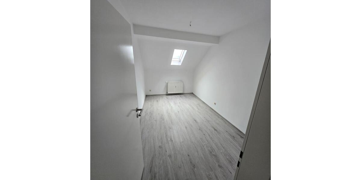 Dachgeschoßwohnung Riedstadt - 3 Zimmer, 75 m&sup2;, 990&euro; | Angebot:26547045