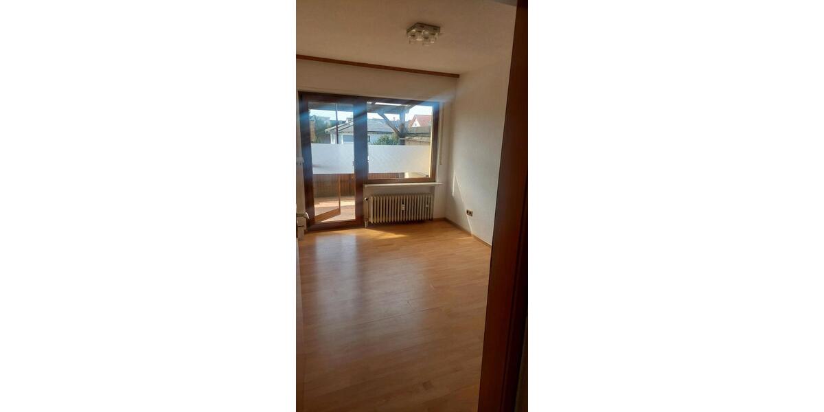 Etagenwohnung Neulußheim - 4 Zimmer, 100 m&sup2;, 1.385&euro; | Angebot:26045304