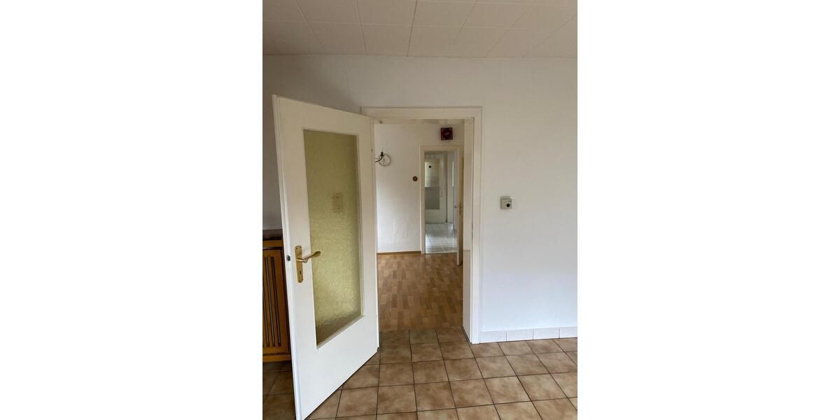 Dachgeschoßwohnung Bielefeld Gadderbaum - 3 Zimmer, 75 m&sup2;, 375&euro; | Angebot:25231617