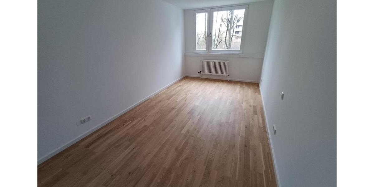 Etagenwohnung München Thalkirchen-Obersendling-Forstenried-Fürstenried-S - 4 Zimmer, 99 m&sup2;, 2.184&euro; | Angebot:26002171