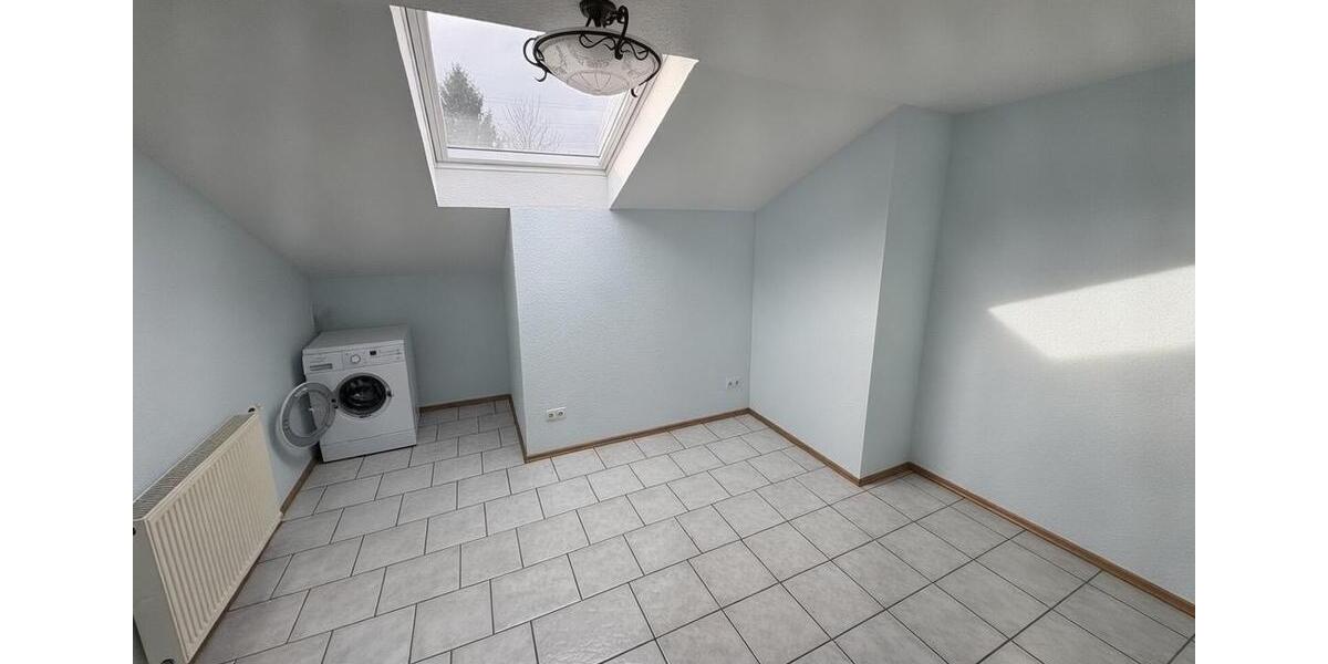 Dachgeschoßwohnung Mossautal - 5 Zimmer, 115 m&sup2;, 1.000&euro; | Angebot:25947874