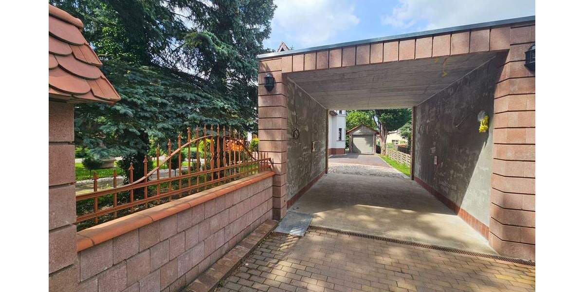 Gewerbeobjekt Großpösna - 8 Zimmer, 217 m&sup2;, 2.520&euro; | Angebot:24793248