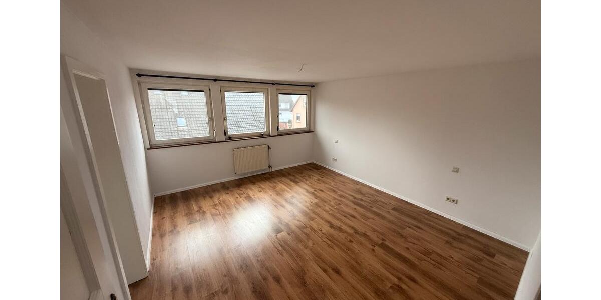 Dachgeschoßwohnung Kehl - 3 Zimmer, 92 m&sup2;, 1.200&euro; | Angebot:24361363