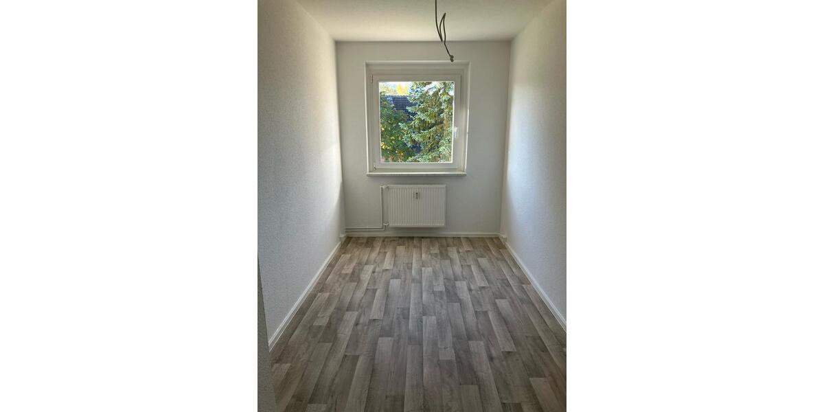 --Helle Wohnung mit Balkon – ideal für Familien und Paare-- 4 zimmer
