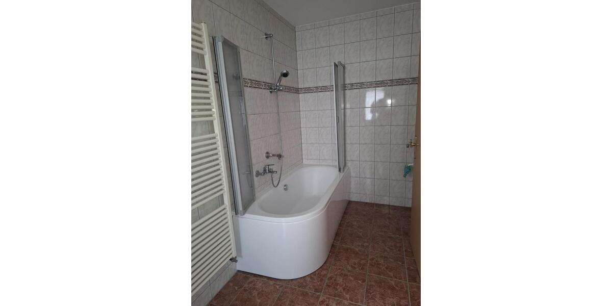 Etagenwohnung Bad Lauchstädt - 2.5 Zimmer, 64 m&sup2;, 416&euro; | Angebot:25874922