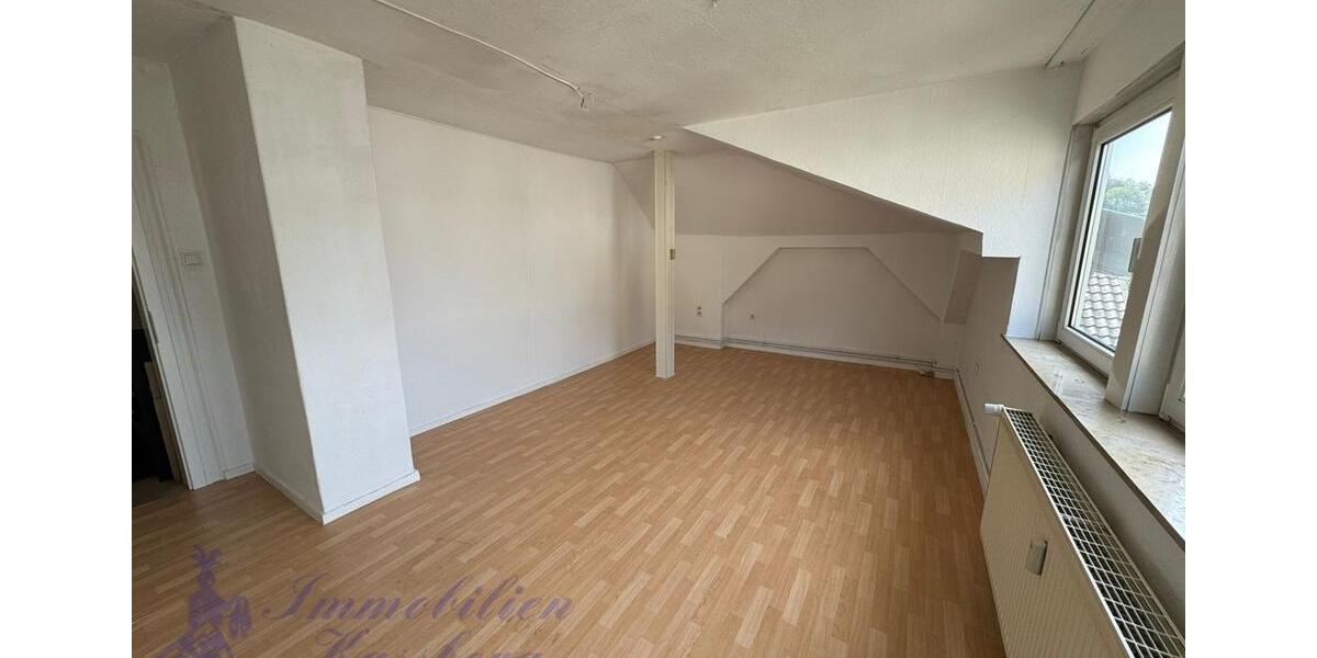 Dachgeschoßwohnung Detmold - 1 Zimmer, 25 m&sup2;, 270&euro; | Angebot:25146283