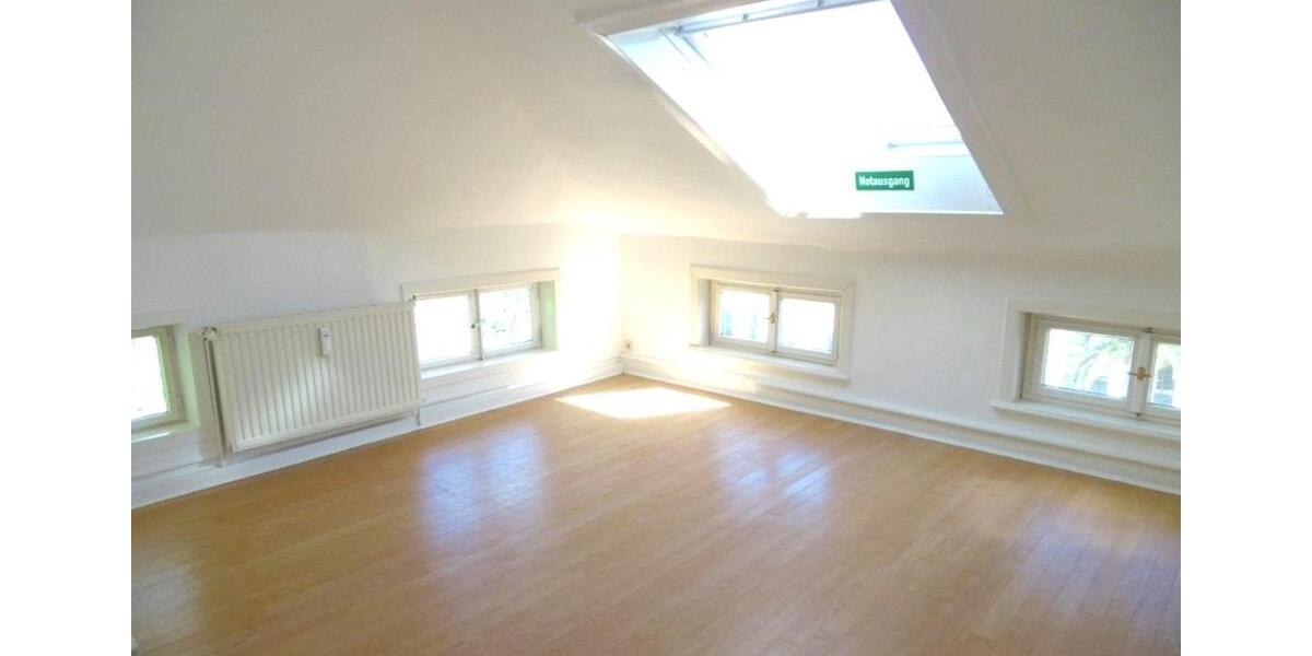 Dachgeschoßwohnung Bad Pyrmont - 3 Zimmer, 77 m&sup2;, 615&euro; | Angebot:23787355