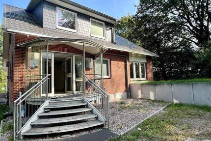 Haus Dassendorf - 5 Zimmer, 224 m&sup2;, 2.650&euro; | Angebot:25815064